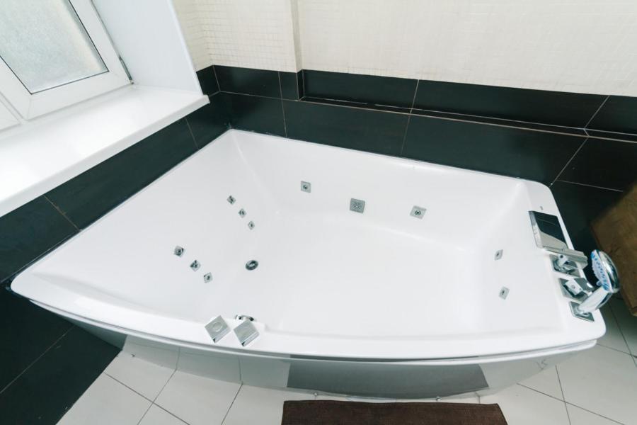 Hotrent Pechersk Lesy 20/22 Kyiv Exterior foto