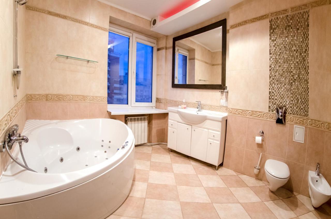 Hotrent Pechersk Lesy 20/22 Kyiv Exterior foto